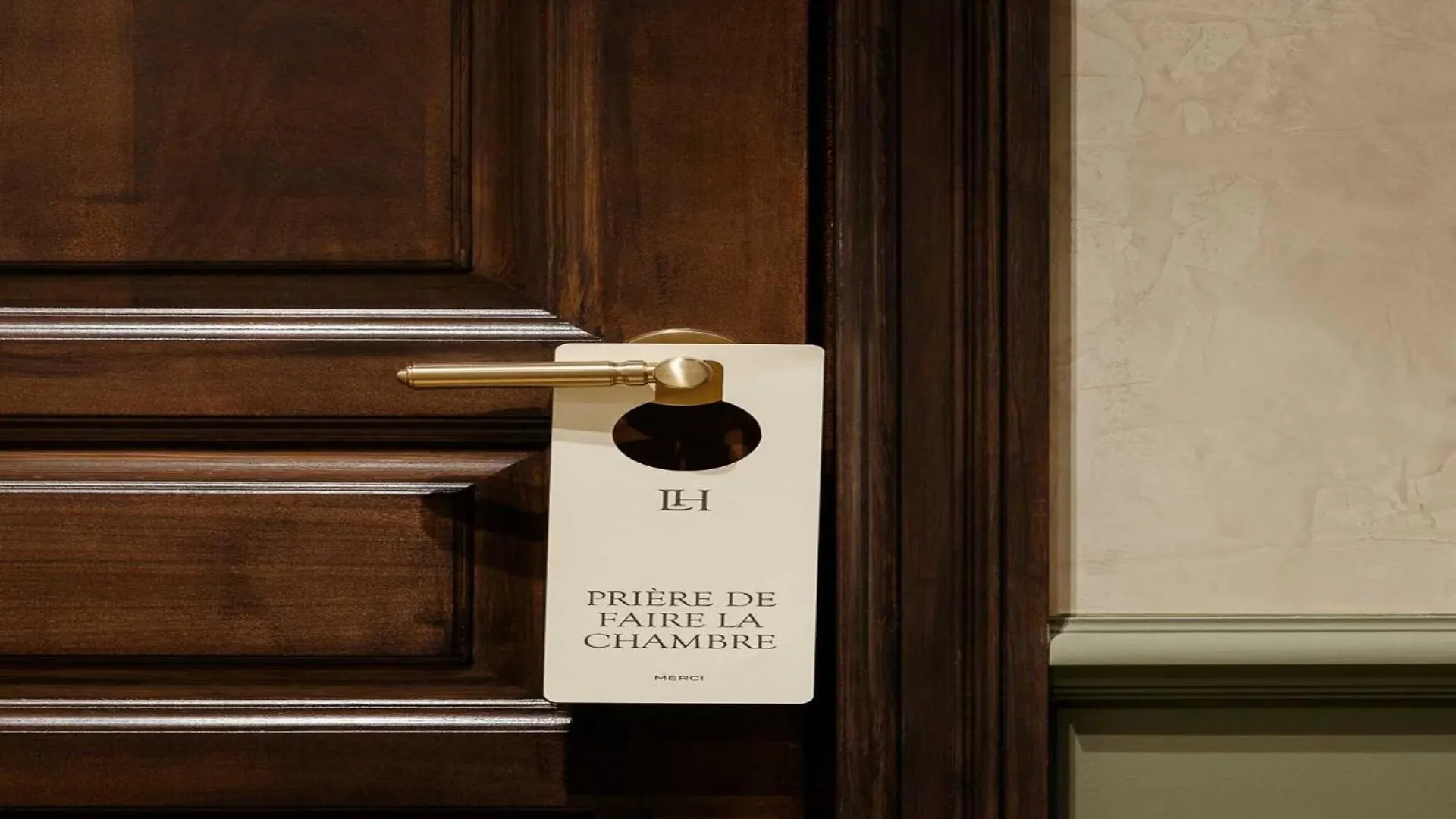 Leon Hotel-Pigalle Suite-01-Prm Paris