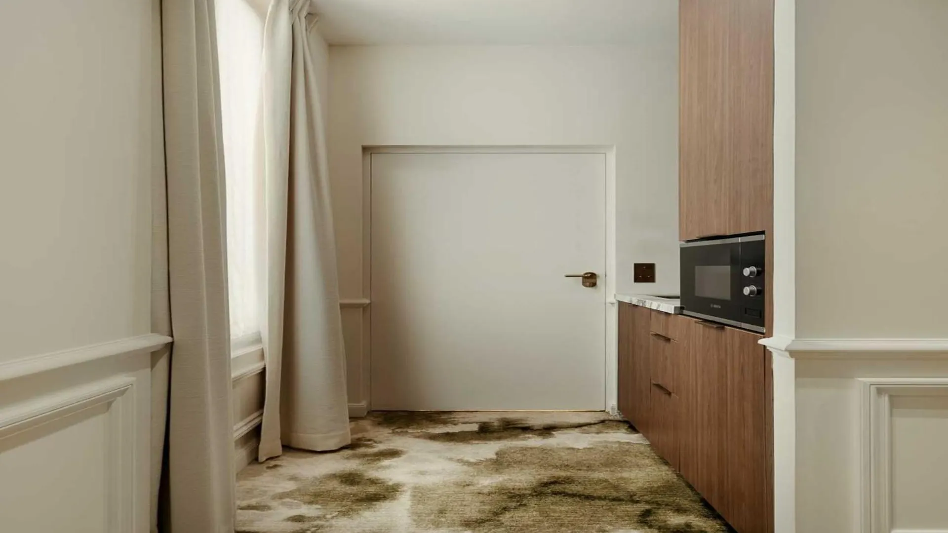 Leon Hotel-Pigalle Suite-01-Prm Paris