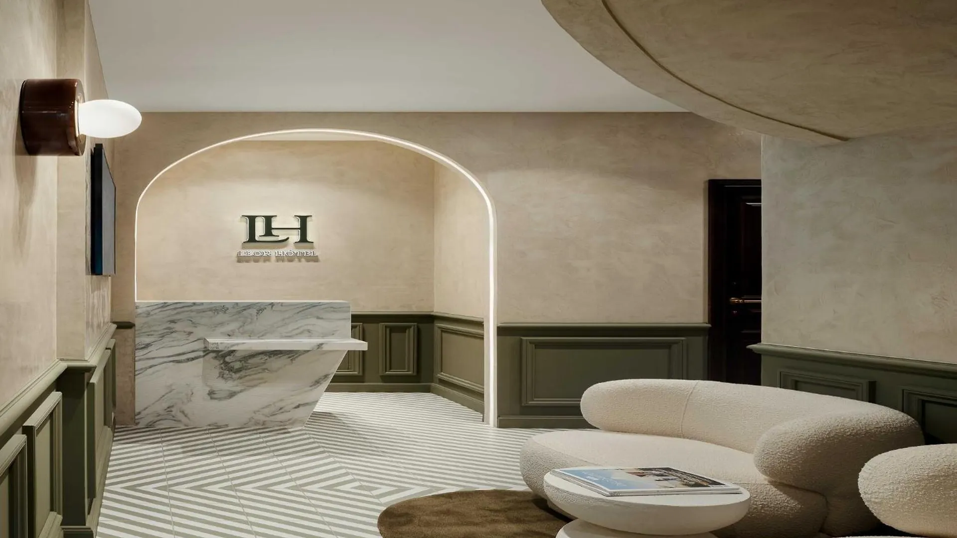 Leon Hotel-Pigalle Suite-01-Prm Paris Apartment